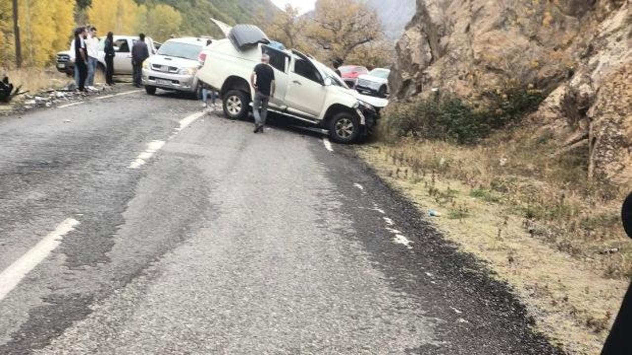 Artvin'de zincirleme trafik kazası: 4 yaralı
