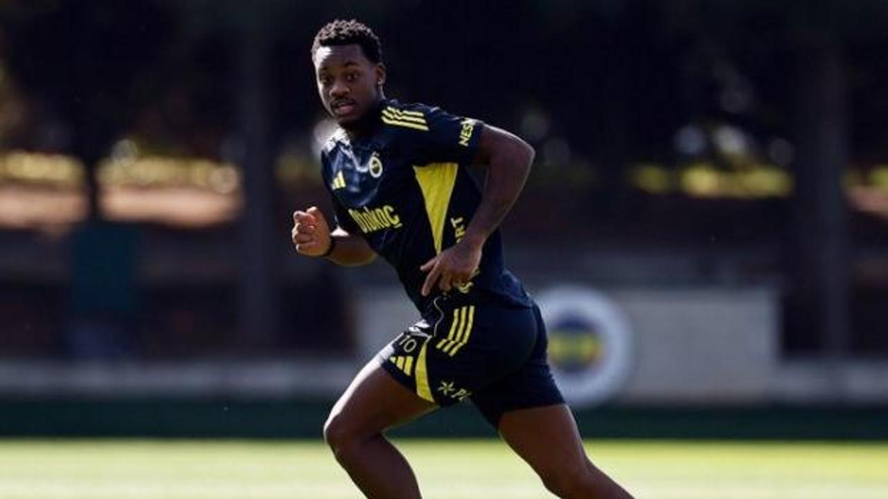 Fenerbah&ccedil;elilerin g&ouml;z&uuml; kulağı bu haberdeydi! Yıldız isim geri d&ouml;nd&uuml;