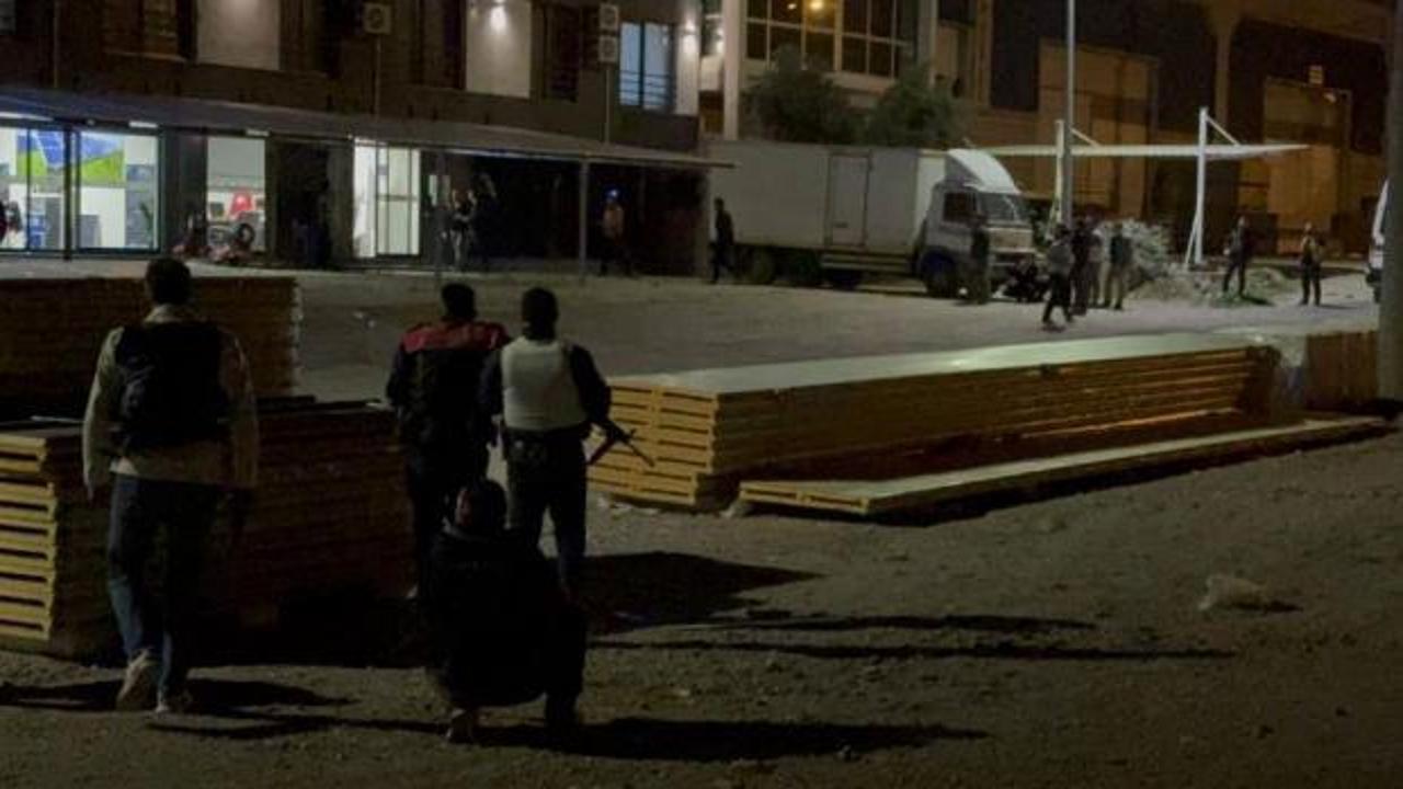 Hareketli dakikalar! Operasyonda polisle çatıştılar