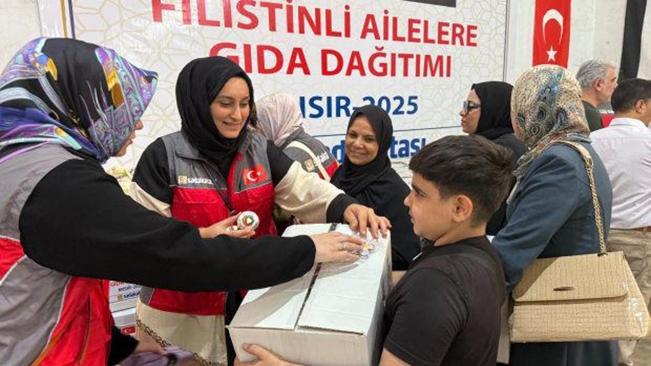Sadakataşı Mısır’da yaşayan Gazzeli ailelere yardım ulaştırdı   