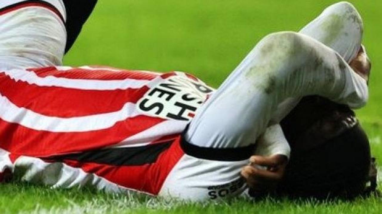 Sakatlanarak oyundan çıkmıştı! Yıldız futbolcunun durumu ciddi