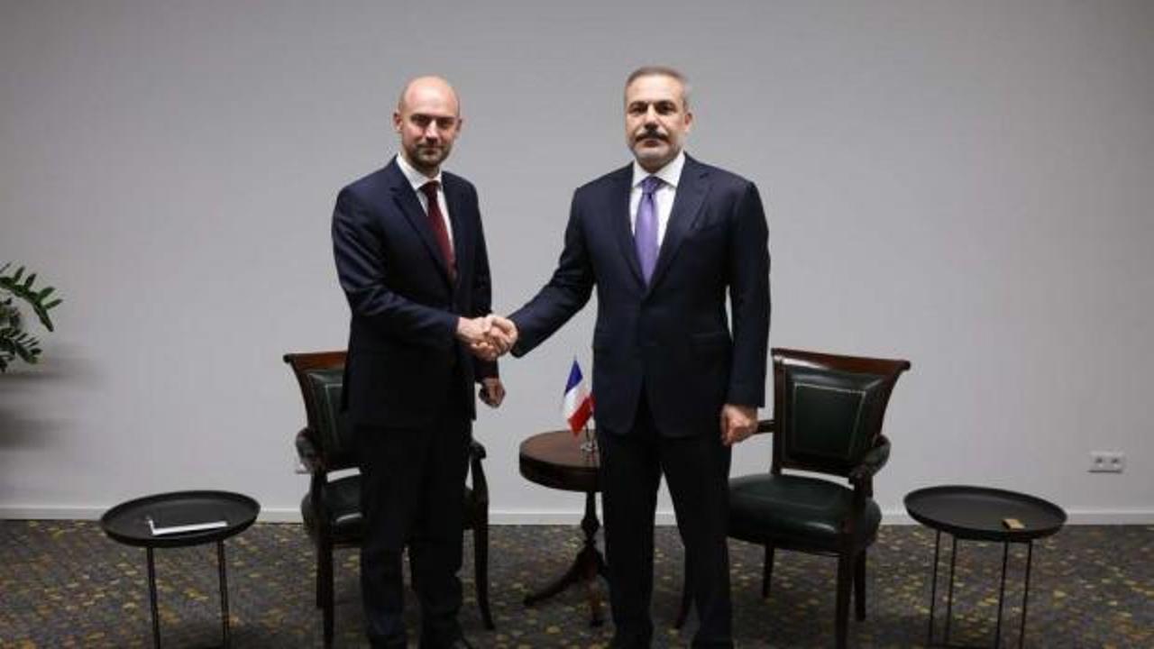 Son dakika... Bakan Fidan'dan kritik temas! Fransız mevkidaşı ile g&ouml;r&uuml;şt&uuml;! 