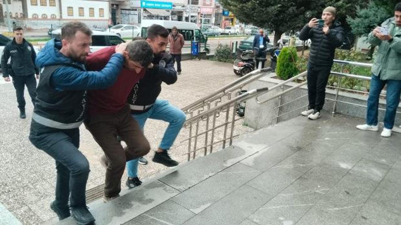 Tartıştığı babasını pompalı t&uuml;fekle vurarak &ouml;ld&uuml;rd&uuml;!