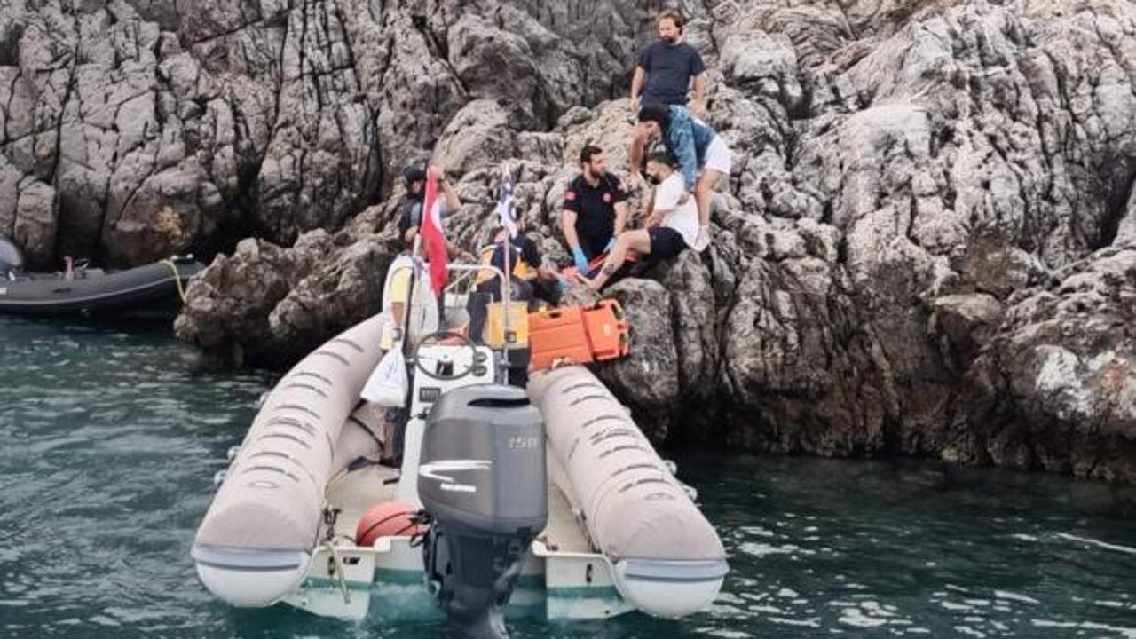 Bodrum’da bot kayalıklara çarptı: 4 yaralı