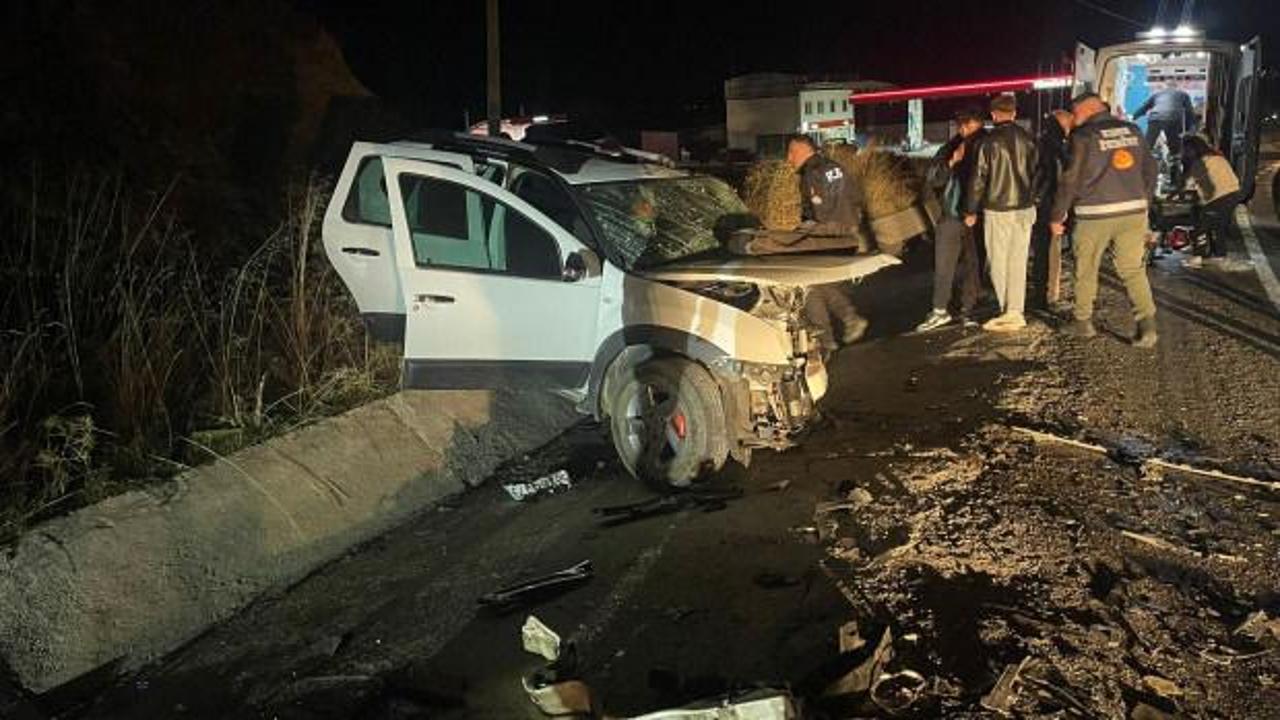 Cip ile otomobil &ccedil;arpıştı: Karı koca &ouml;ld&uuml;, yaralılar var!