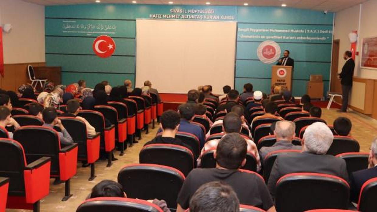 Gururlandıran tablo: 14 öğrenci hafızlık icazetlerini aldı