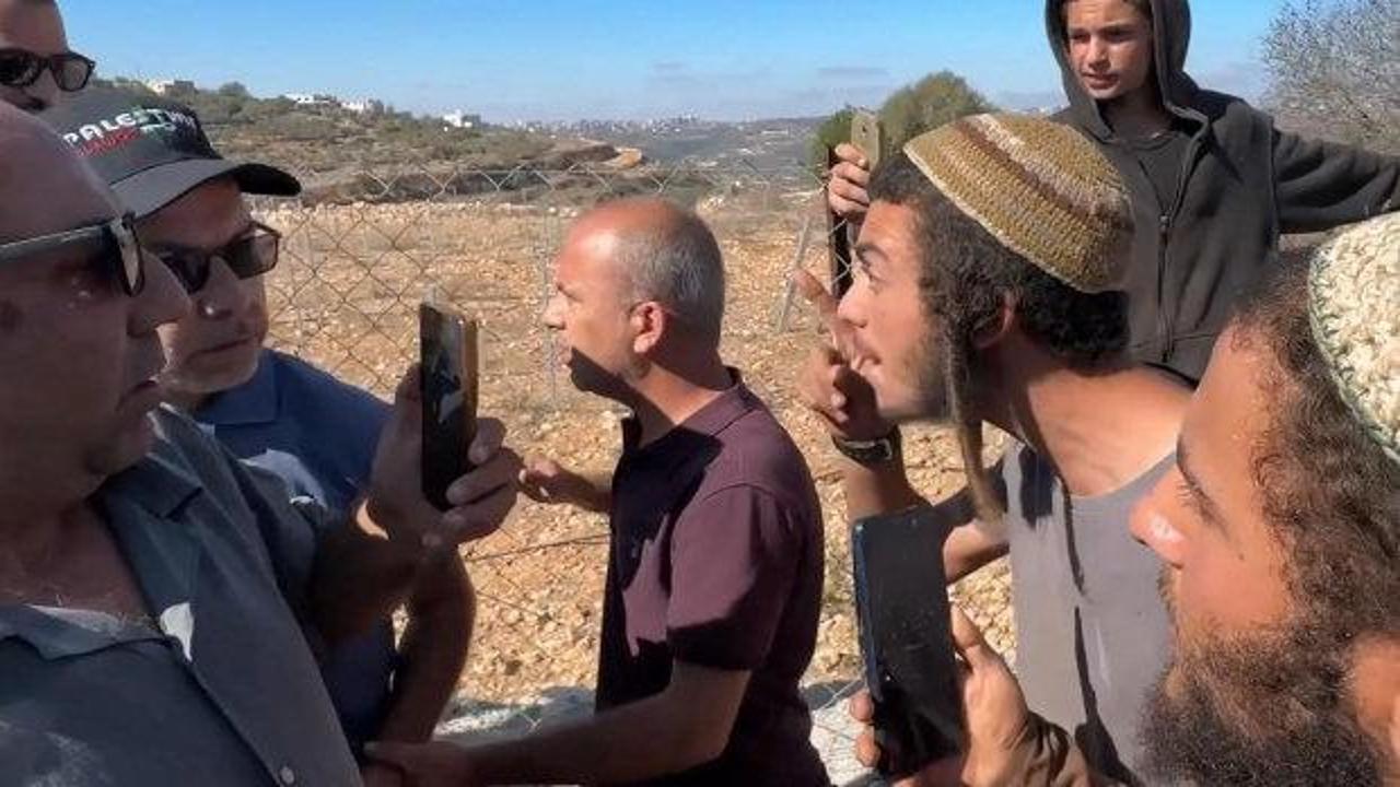 İşgalci İsrailliler, Batı Şeria'da Filistinlilerin zeytin hasadını engelledi