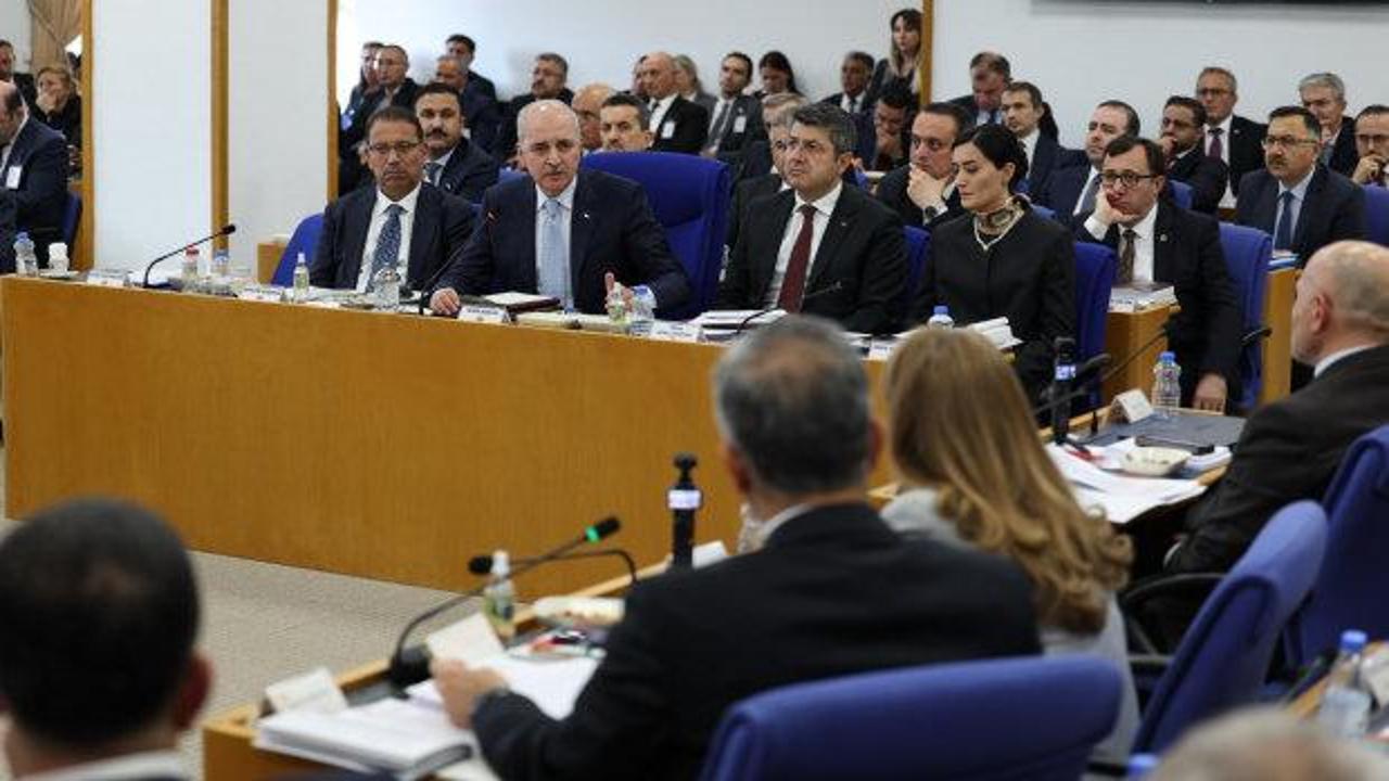 İYİ Partili ismin s&ouml;zleri sonrası, Kurtulmuş sert tepki g&ouml;sterip komisyonu terk etti!