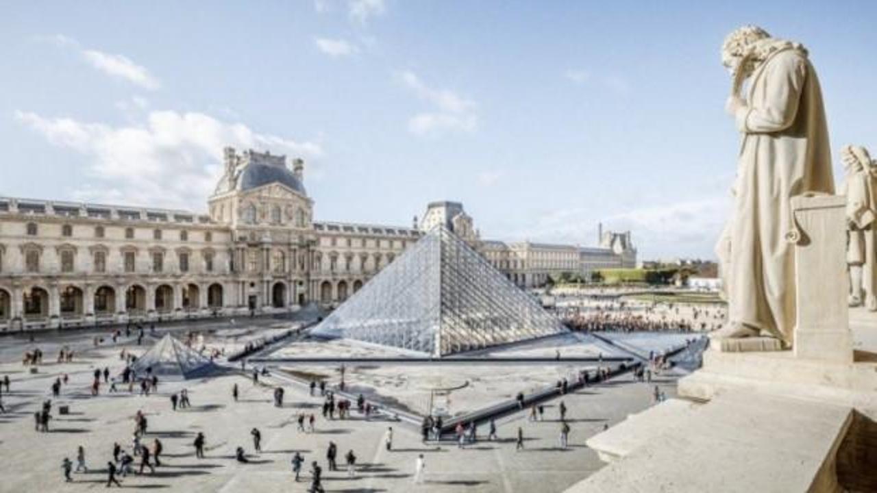 Louvre Müzesi'ndeki bazı mücevherler merkez bankasına taşındı