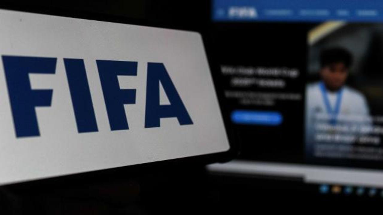 S&uuml;per Lig'e veda etmişlerdi: FIFA'dan 3 d&ouml;nem transfer yasağı geldi