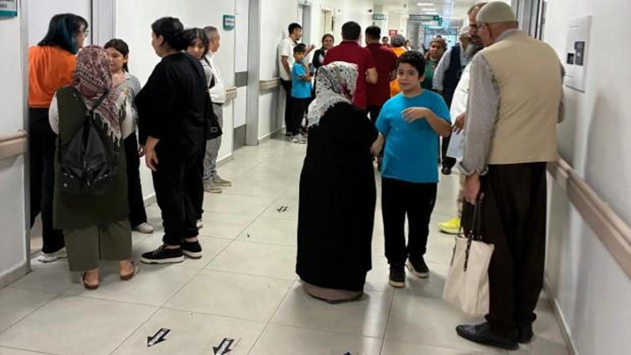 Tarsus’ta 26 öğrenci gıda zehirlenmesi şüphesiyle hastaneye kaldırıldı