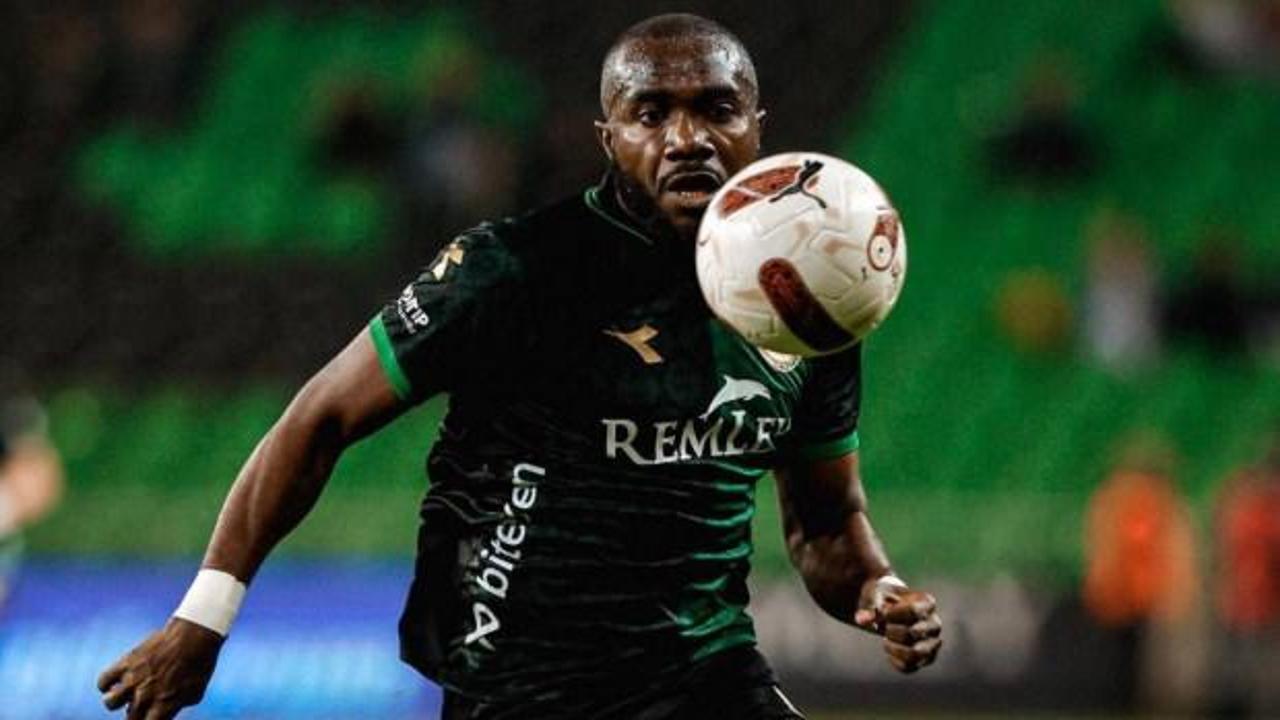 T&uuml;rkiye'de gol makinesiydi! Toprak sahaya kadar d&uuml;şt&uuml;