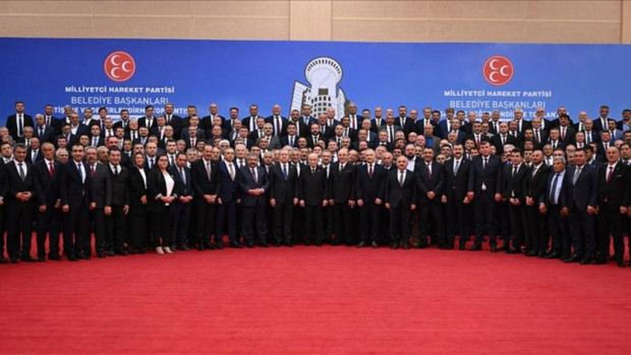 Devlet Bahçeli, MHP'li belediye başkanlarıyla görüştü