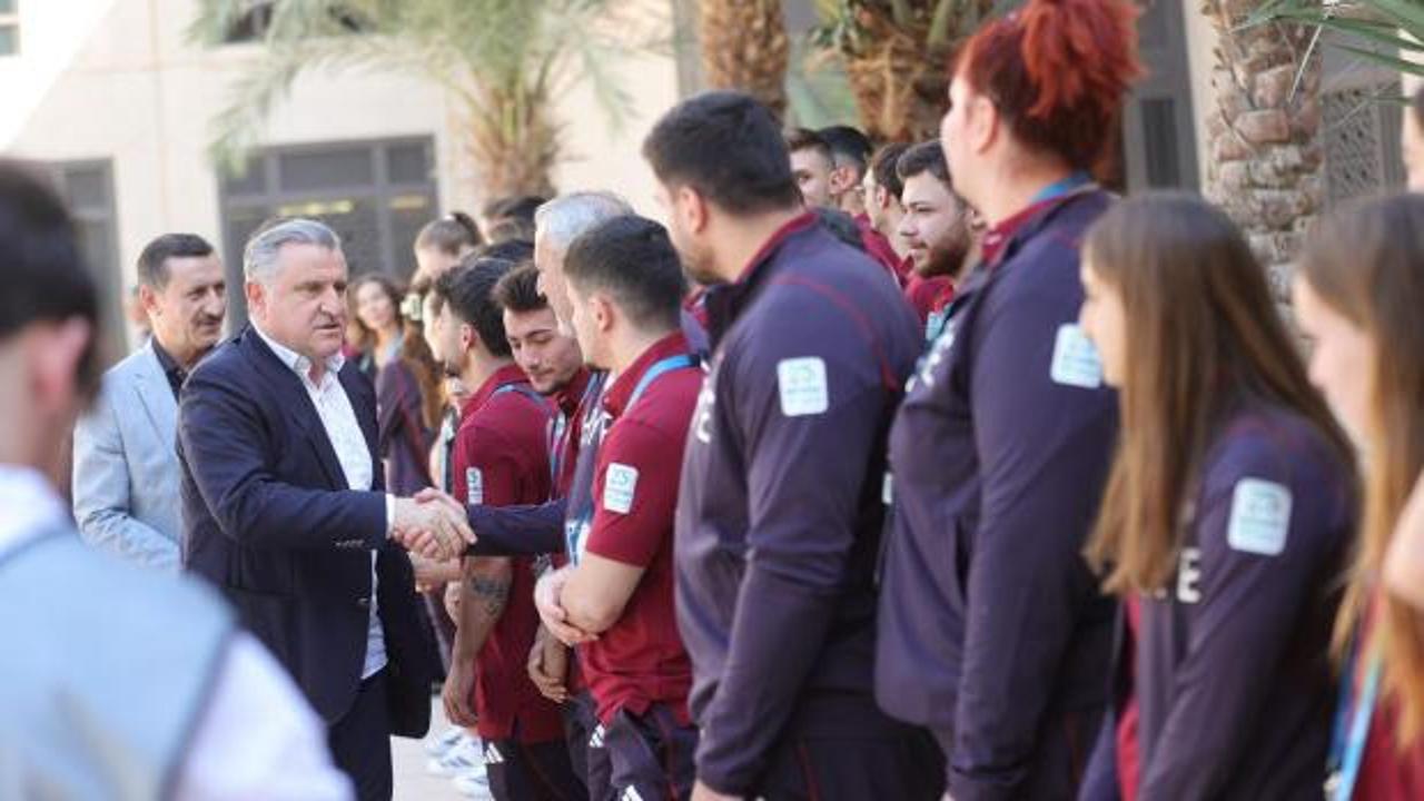 Bakan Bak'tan Kadın Para Masa Tenisi Milli Takımı için tebrik mesajı