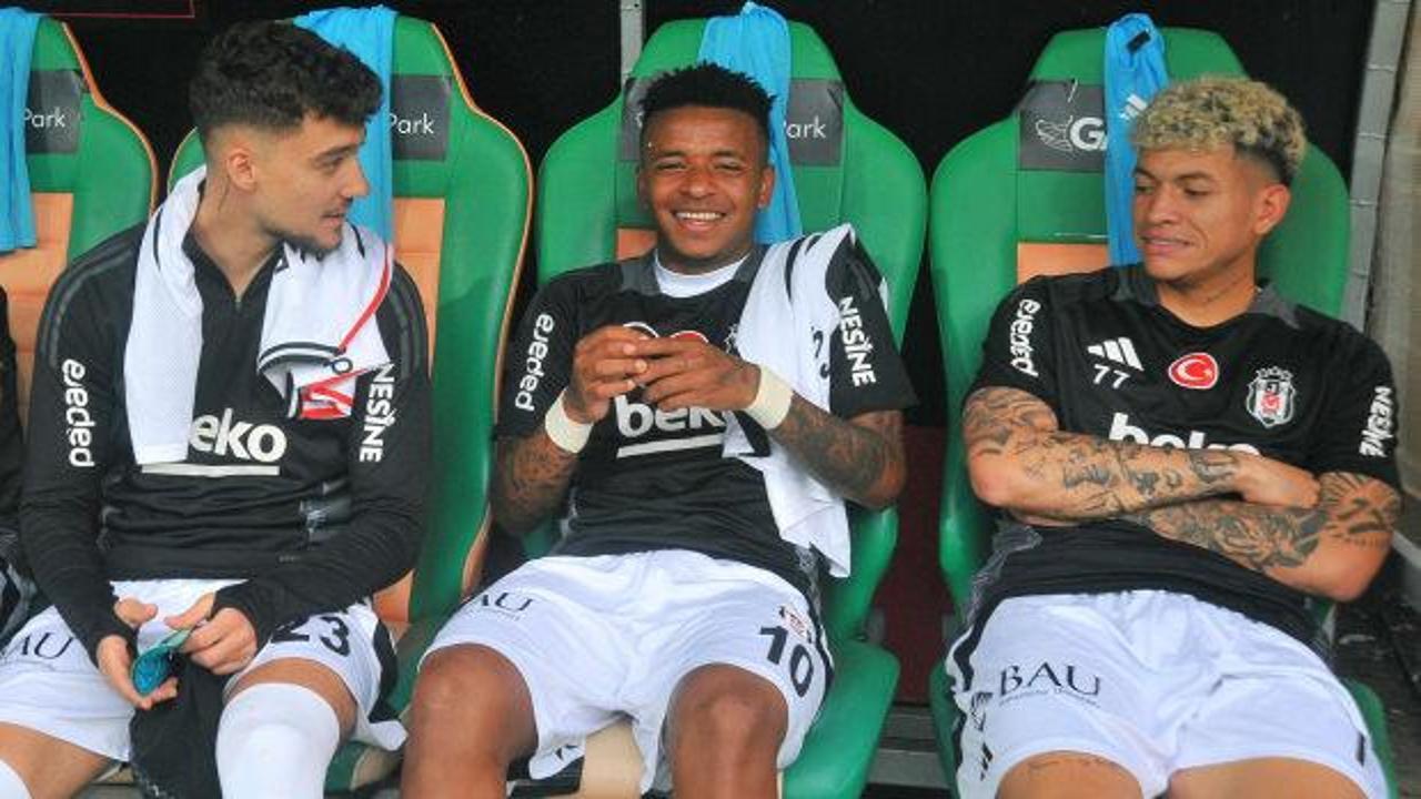 Beşiktaş'ın eski yıldızı Jhon Duran'ı kutladı: 'Makine'