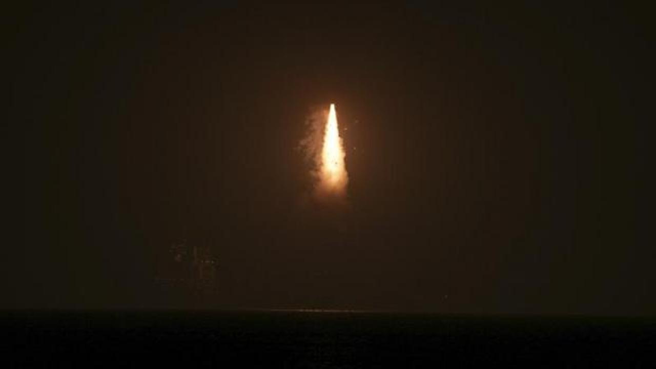 Çin, üç test uydusunu uzaya gönderdi