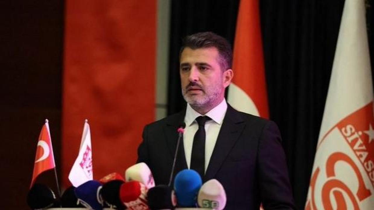 Efsane takımın 5 ay önce seçilen başkanı istifa etti!