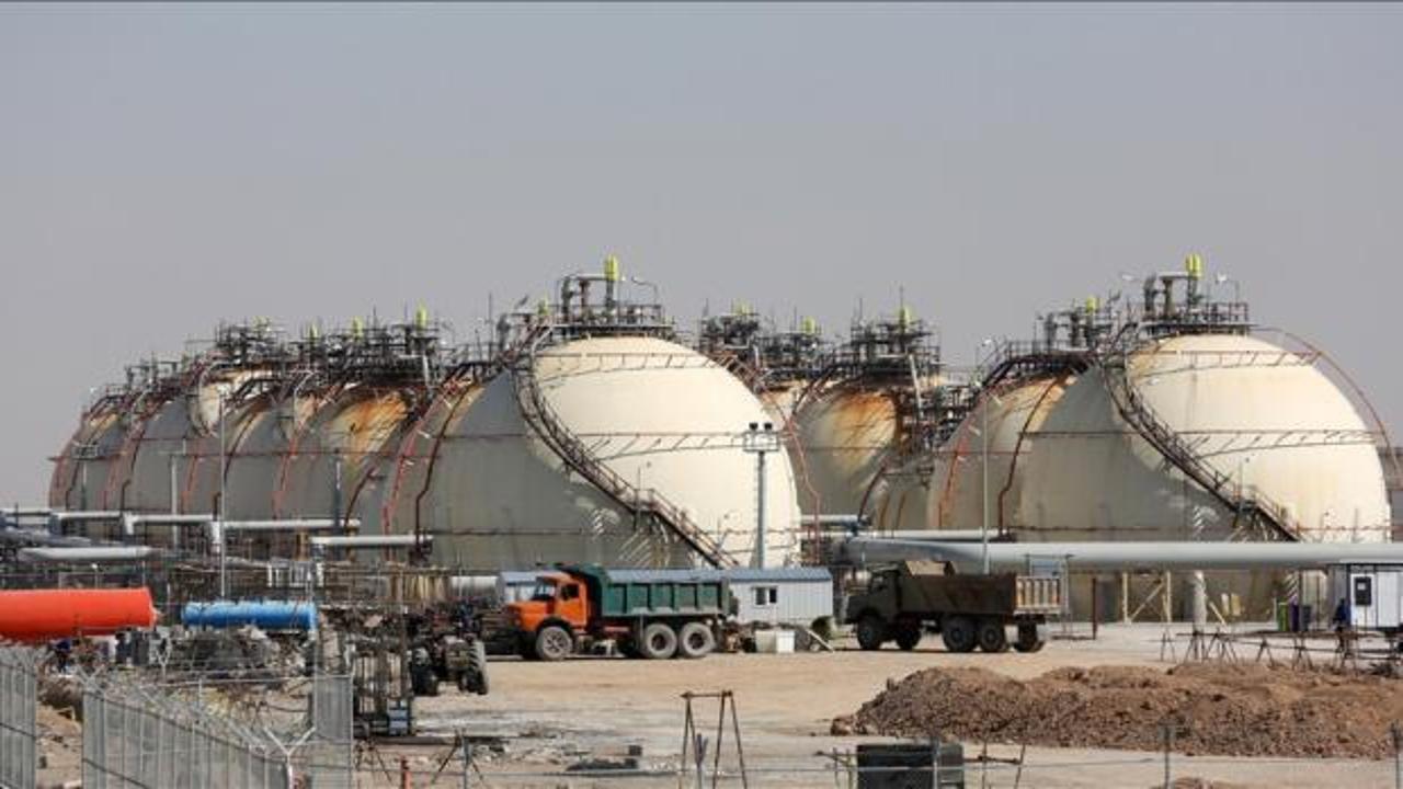İran'da petrol rafinesinde yangın