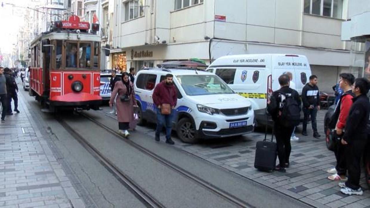 İstiklal Caddesi&rsquo;nde silahlı kavga: Yaralılar var