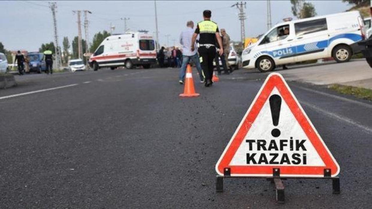 İzmir'de feci motosiklet kazası: 1 ölü, 2 yaralı
