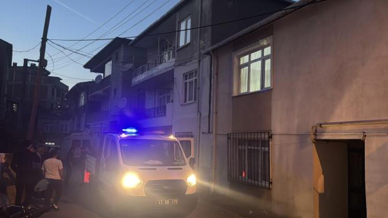 Kocaeli'de kolonlarında &ccedil;atlak oluşan 3 katlı bina tahliye edildi