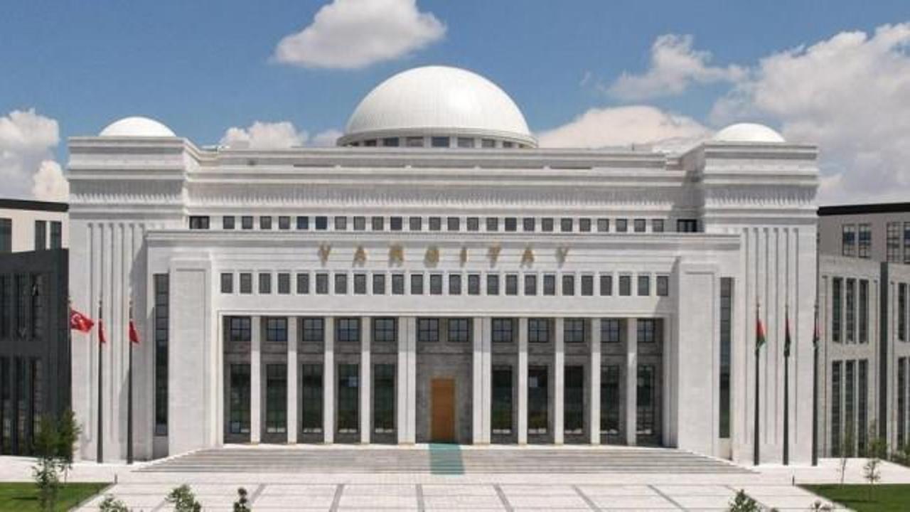 Komşusunun balkonuna halı silkeleyen sanığa hapis cezası