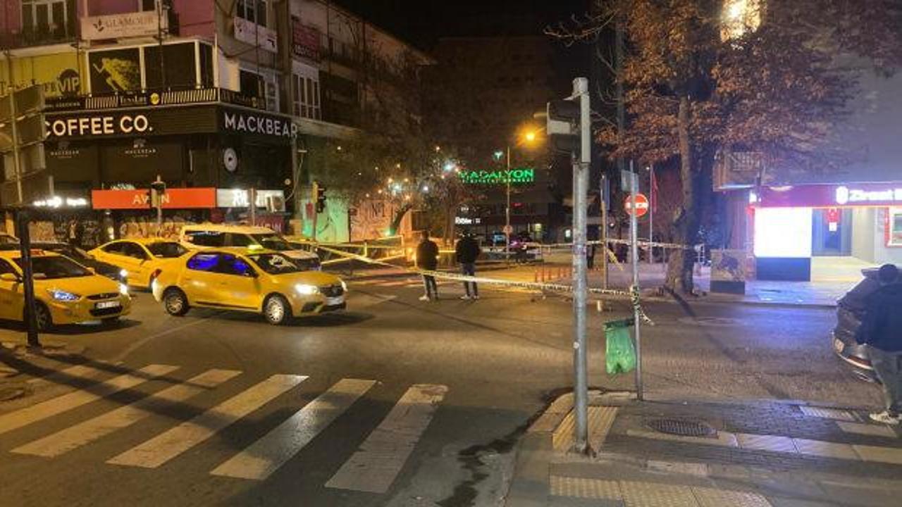 Motosikletli ş&uuml;pheli caddede tabancayla rastgele ateş a&ccedil;tı