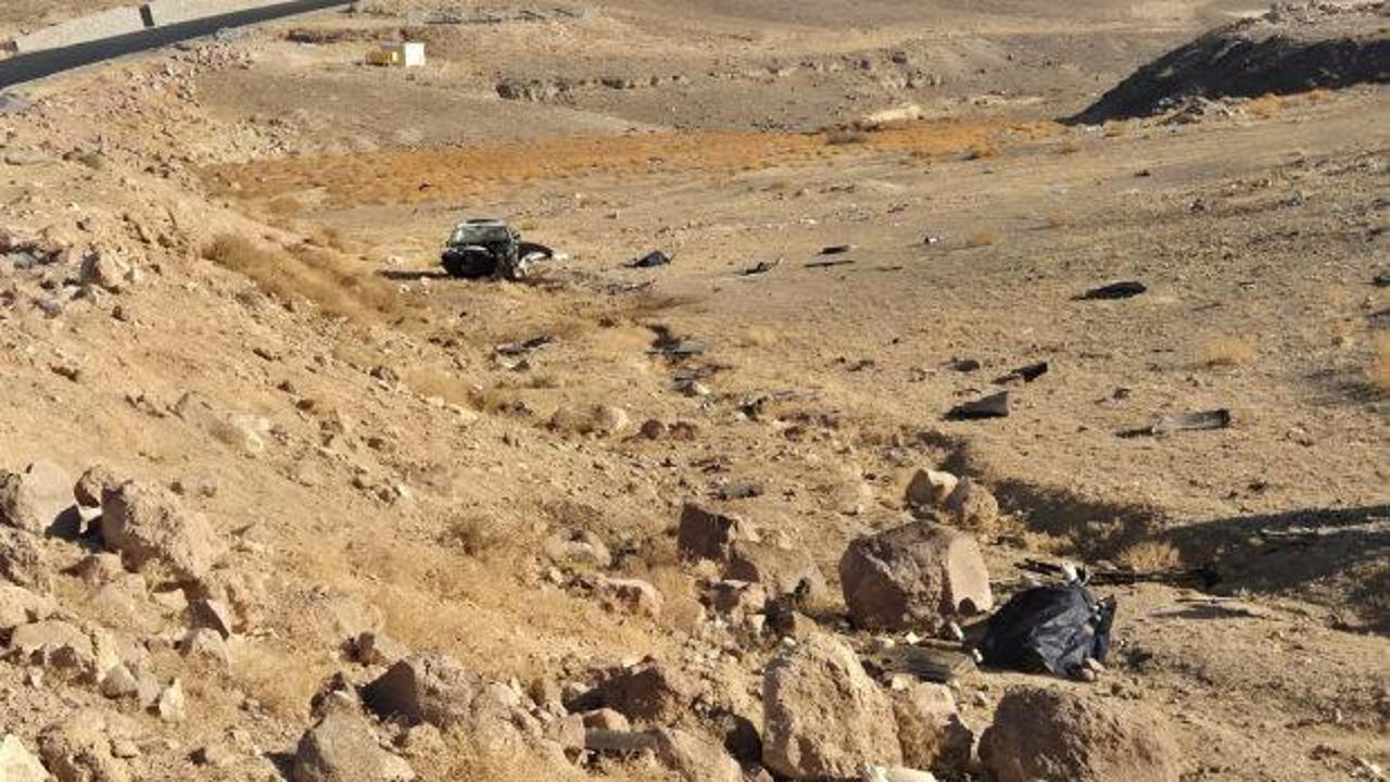 Otomobil şarampole devrildi: 2 kişi hayatını kaybetti