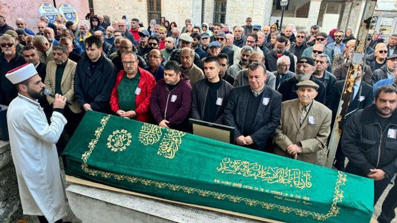 Oyuncu Ahmet Gülhan son yolculuğuna uğurlandı