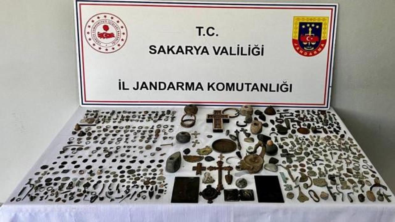 Sakarya'da 'Anadolu Mirası' operasyonu; 589 parça tarihi eser ele geçirildi