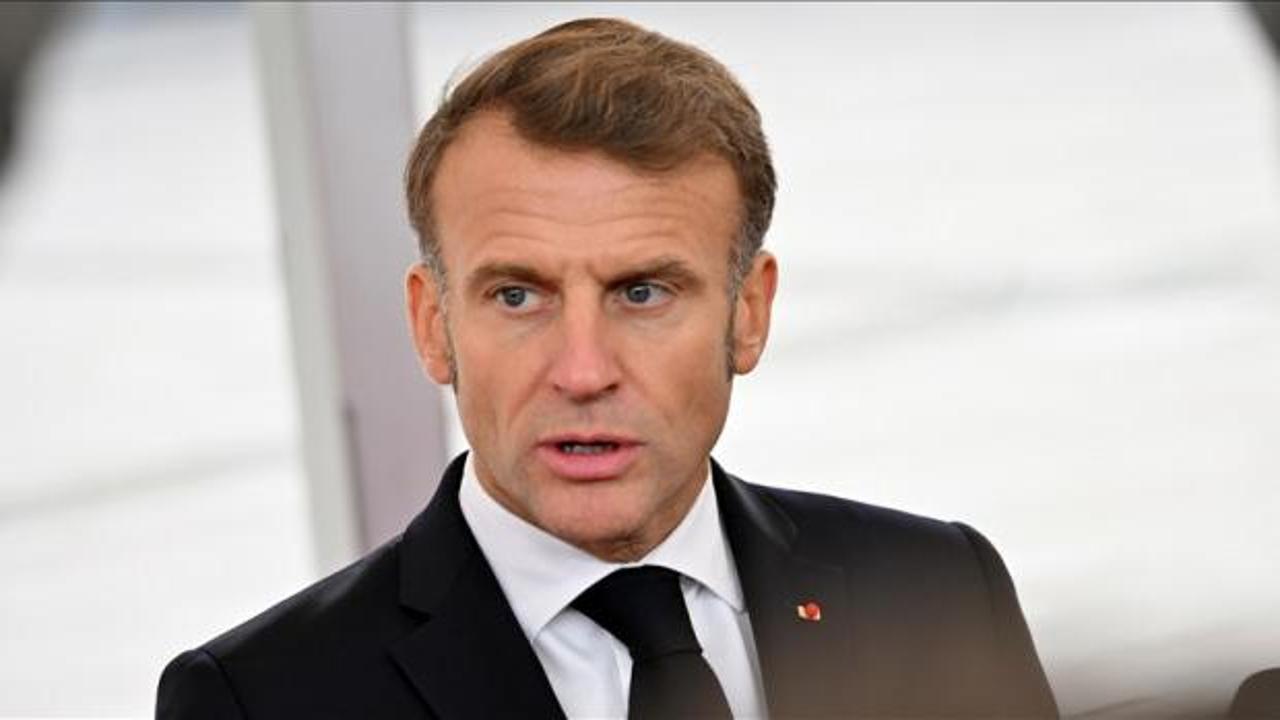 Sosyalistlerden h&uuml;k&uuml;mete tehdit: Hikaye bitmedi! Fransa'da b&uuml;t&ccedil;e krizi devam ediyor