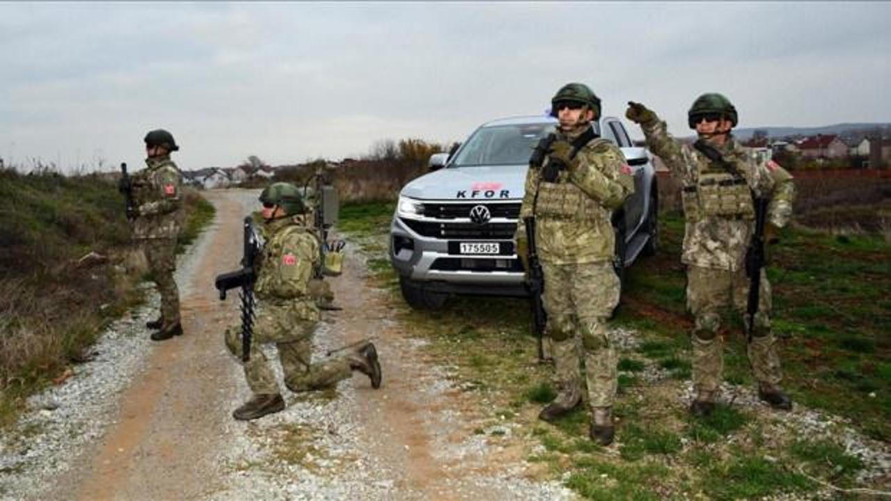Türk askeri, Kosova'da devriye faaliyetlerine devam ediyor