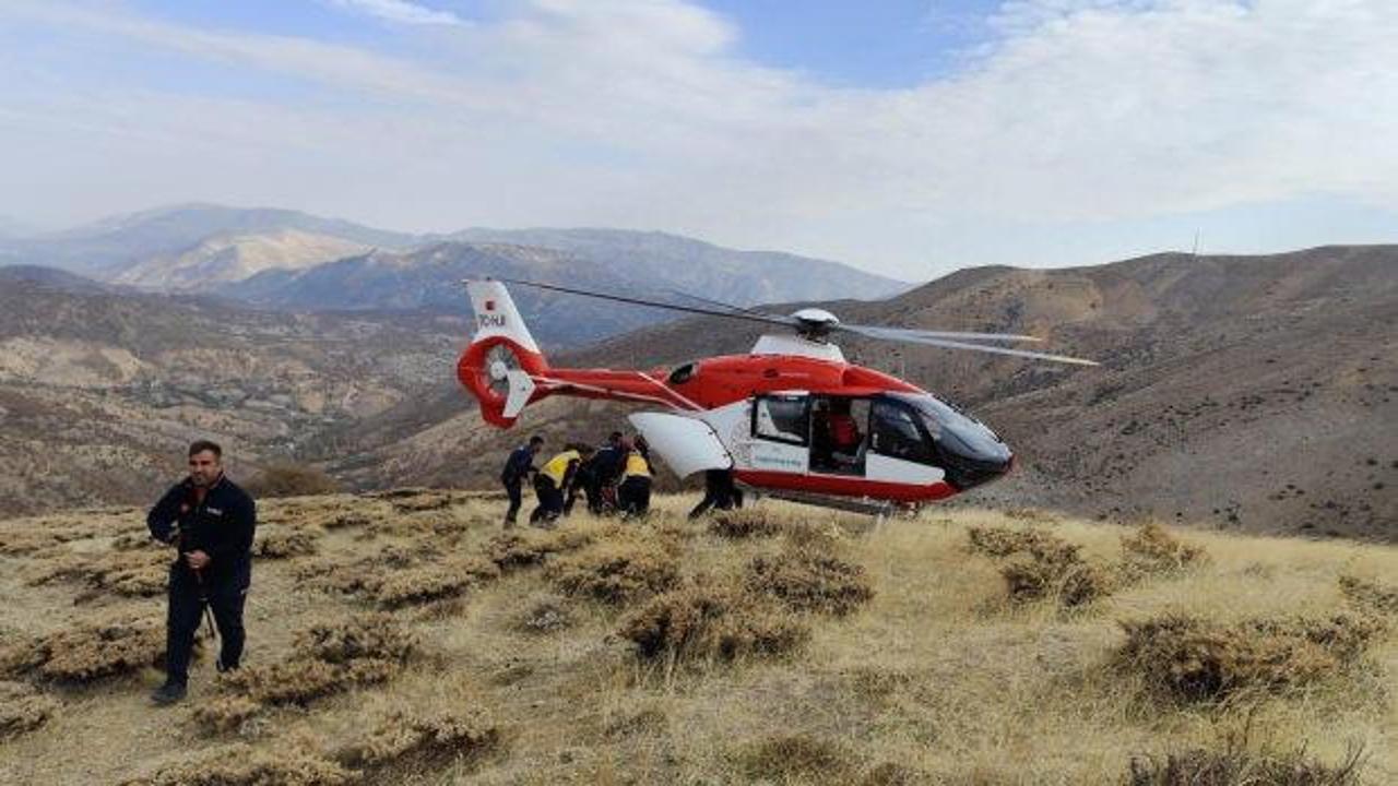 Uçurumdan düşen kişi ambulans helikopterle hastaneye ulaştırıldı