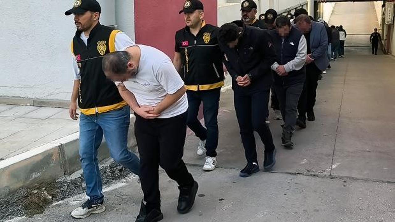 Olmayan inşaat demir satarak 19 milyon lira vurgun yaptılar: 22 tutuklu! 