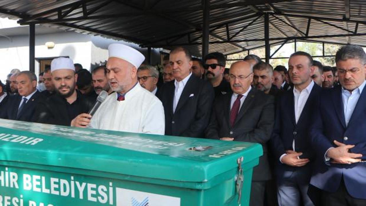AK Parti S&ouml;zc&uuml;s&uuml; &Ccedil;elik, dayısının cenaze t&ouml;renine katıldı
