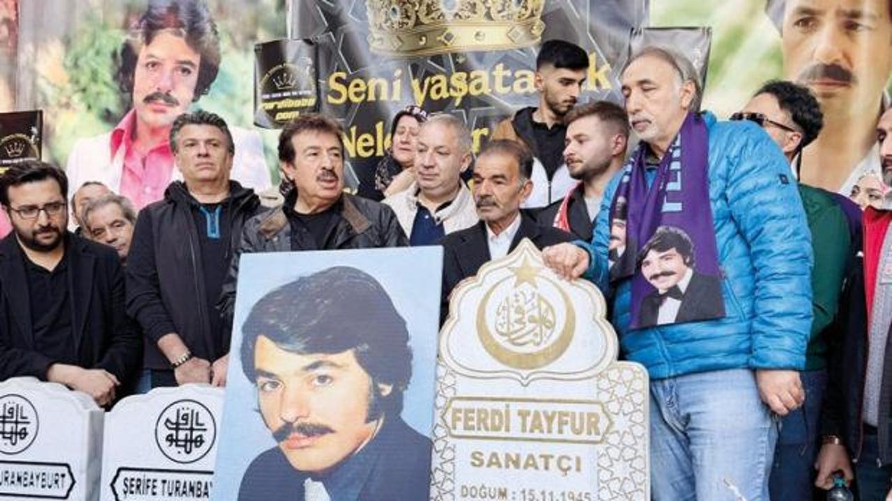Ferdi Tayfur 80. yaşında mezarı başında dualarla anıldı
