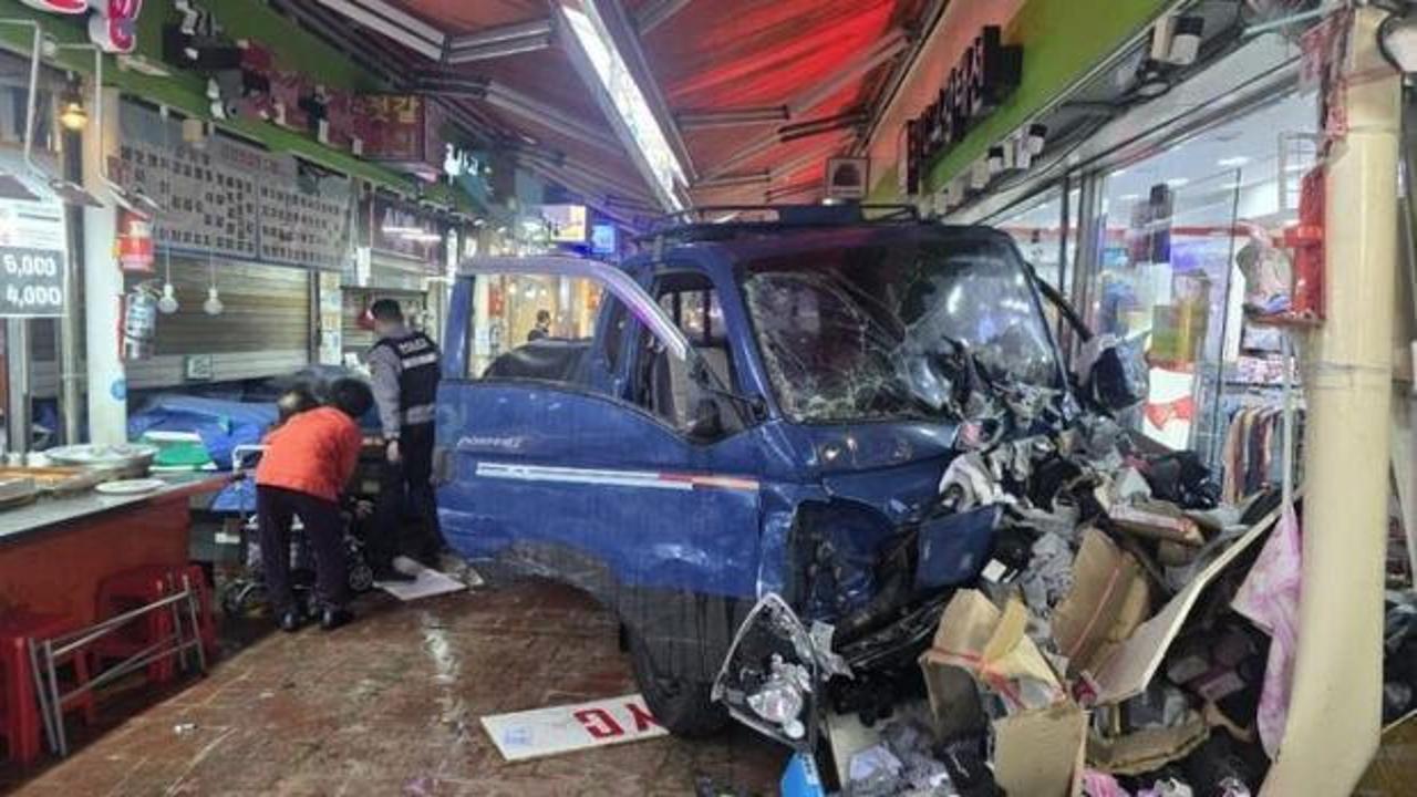 G&uuml;ney Kore'de 'can pazarı' Ara&ccedil; &ccedil;arşıya dalınca olanlar oldu! 