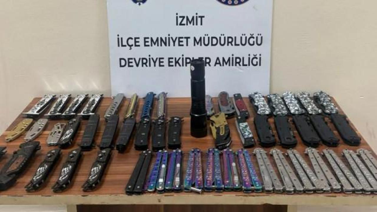 İki çocuğun üzerinden 52 kesici alet çıktı