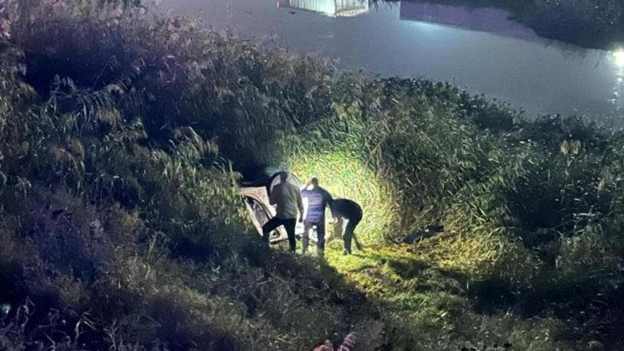 Ka&ccedil;ak g&ouml;&ccedil;men taşıyan otomobil Asi Nehri'ne u&ccedil;tu: 9 yaralı
