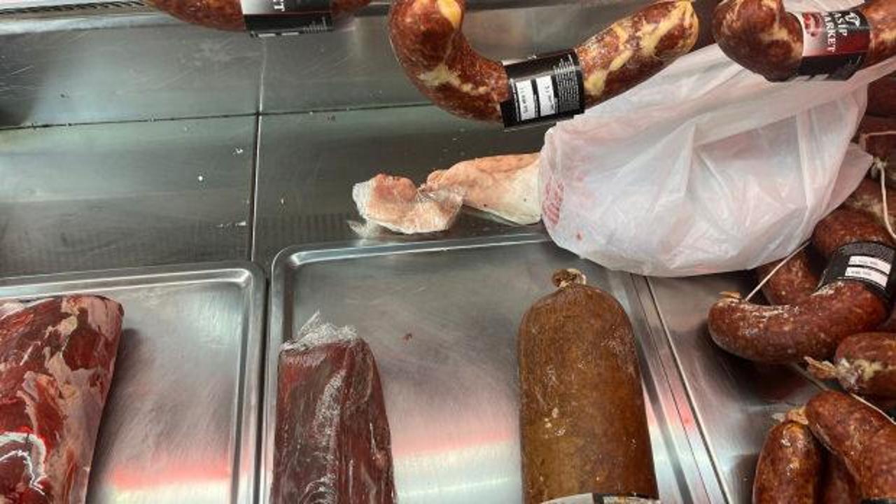Kasap dükkanında denetim! Zabıtayı şoke eden manzara