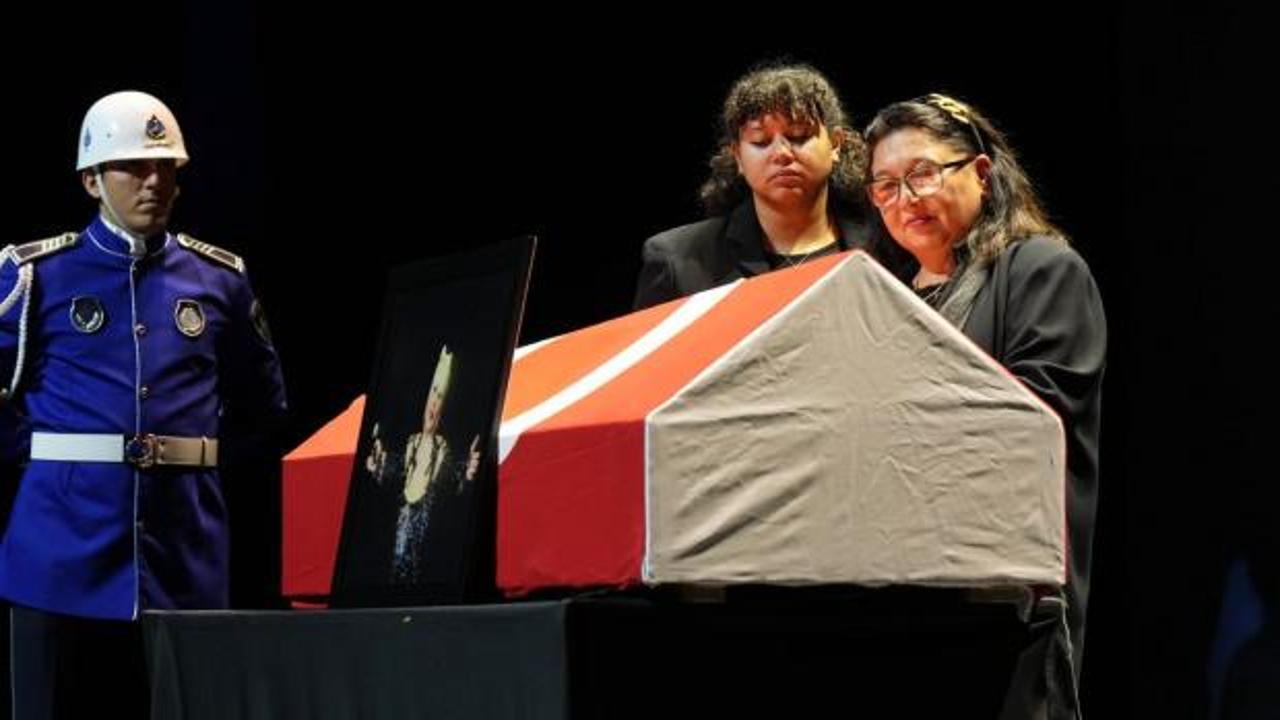 Muazzez Abacı’ya veda...Torunu gözyaşlarını tutamadı