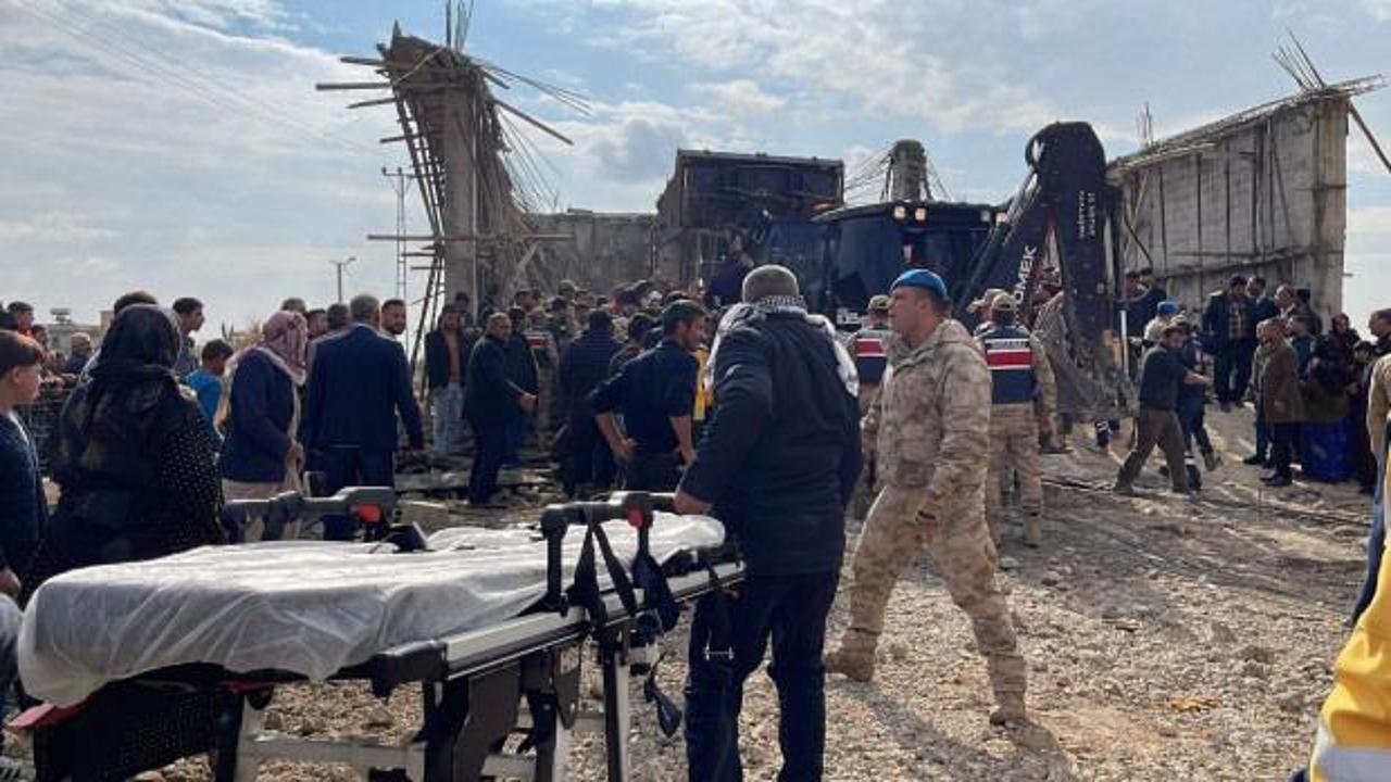 Şanlıurfa'da inşaatta &ccedil;&ouml;kme: 2 iş&ccedil;i hayatını kaybetti