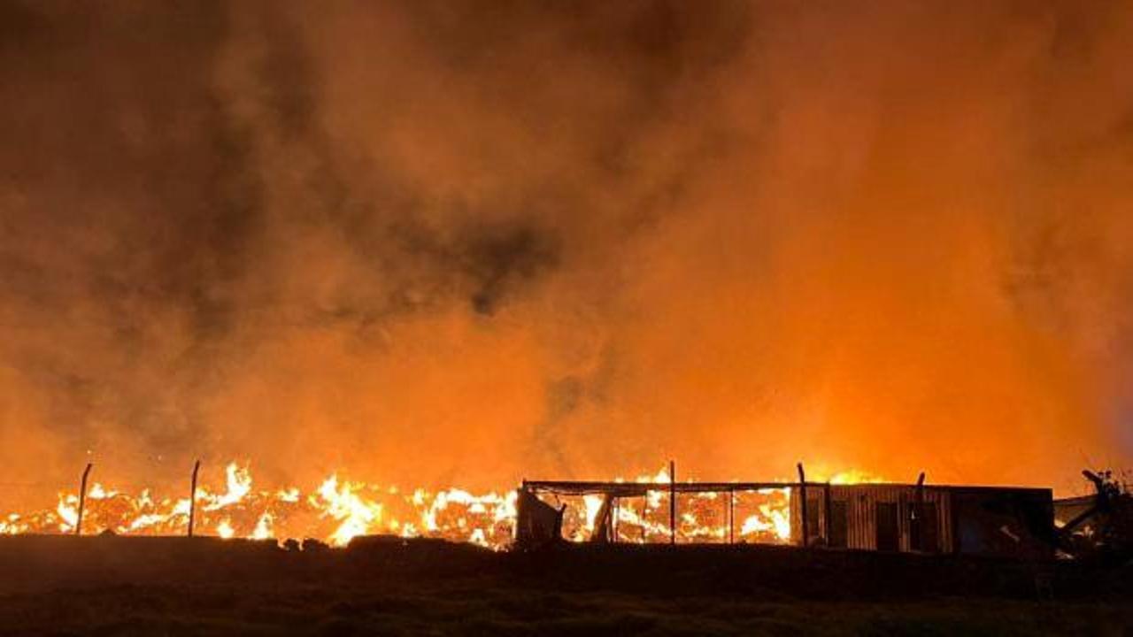 Çöp depolama alanında korkutan yangın: Alevler geceyi aydınlattı