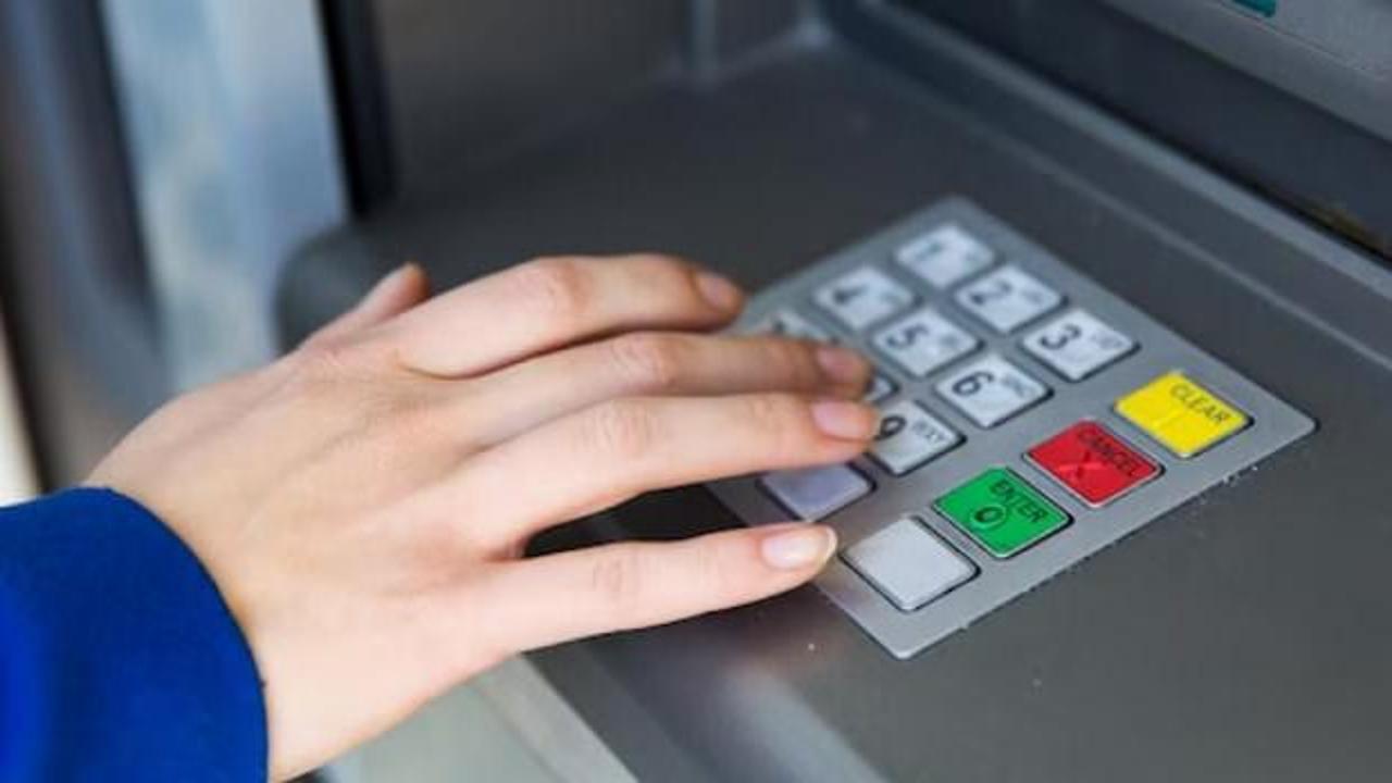 ATM'de böyle işaretlere dikkat! 'Temas etmeyin, elinizi sürmeyin'