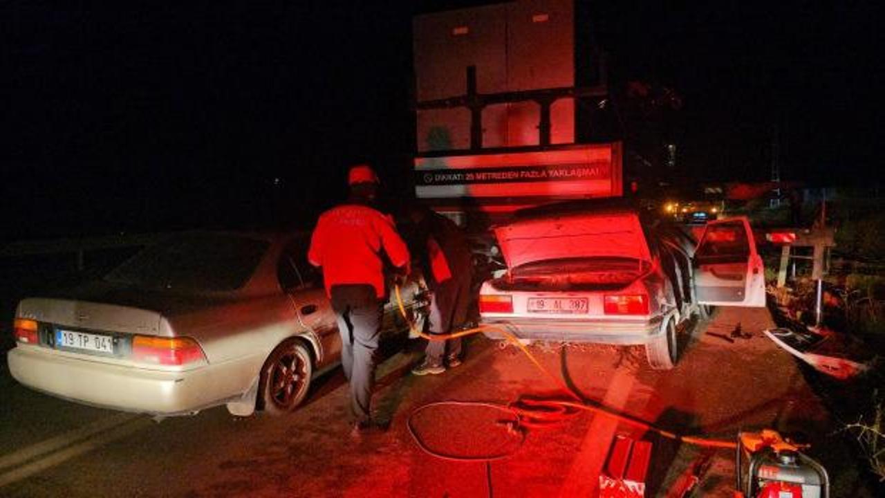 &Ccedil;orum'da iki otomobilin vince &ccedil;arptı: 1 &ouml;l&uuml;, 1 yaralı
