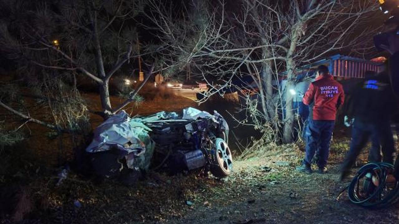 Feci kaza: Otomobil ezildi, 1 kişi hayatını kaybetti!