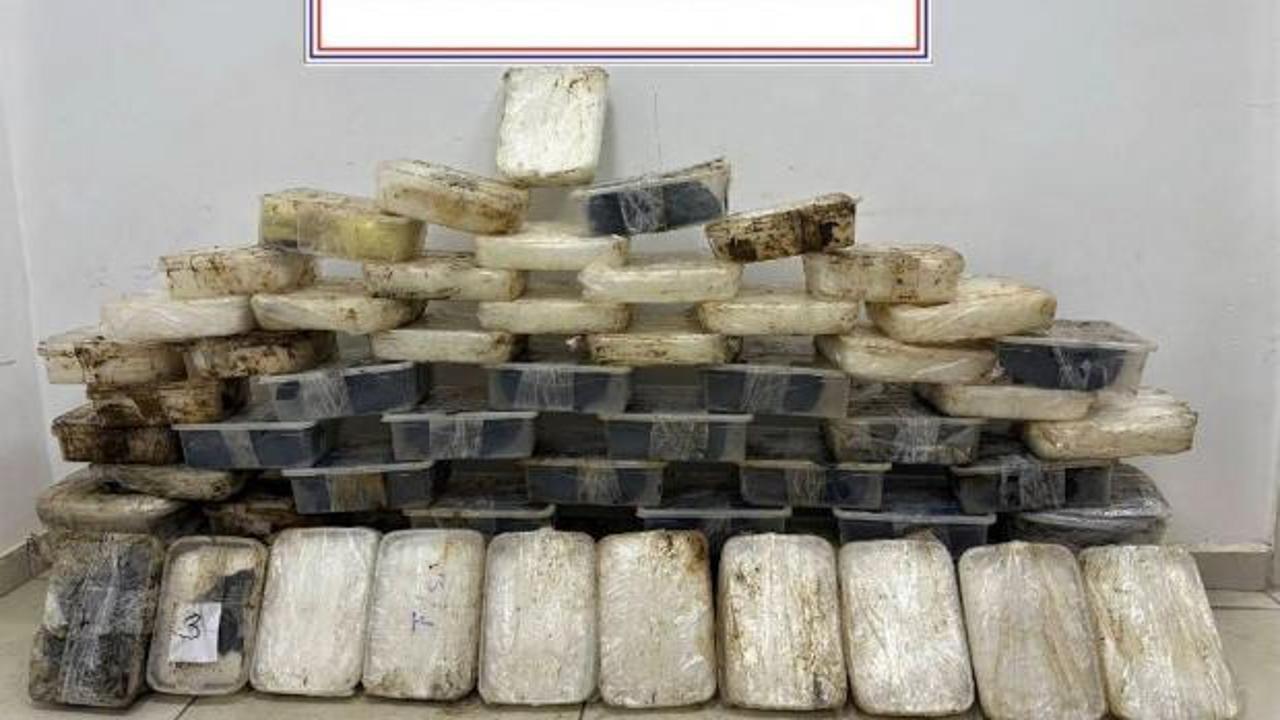 İran sınır hattında 81 kilo 133 gram uyuşturucu ele geçirildi