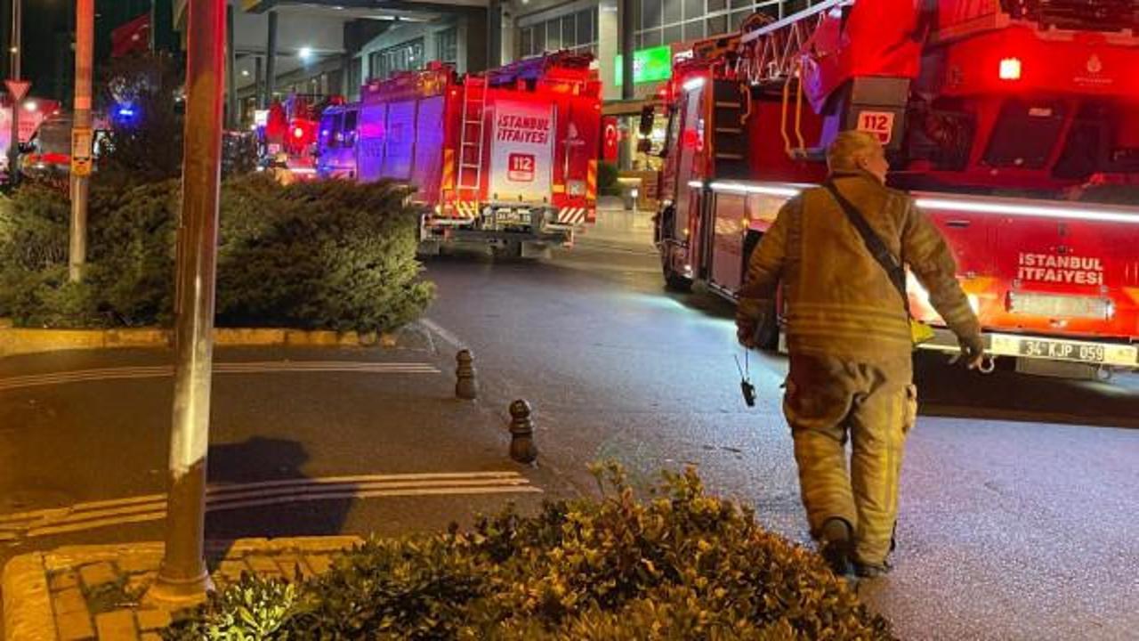 İstanbul'da 27 katlı otelde yangın: 4 kişi hastaneye kaldırıldı