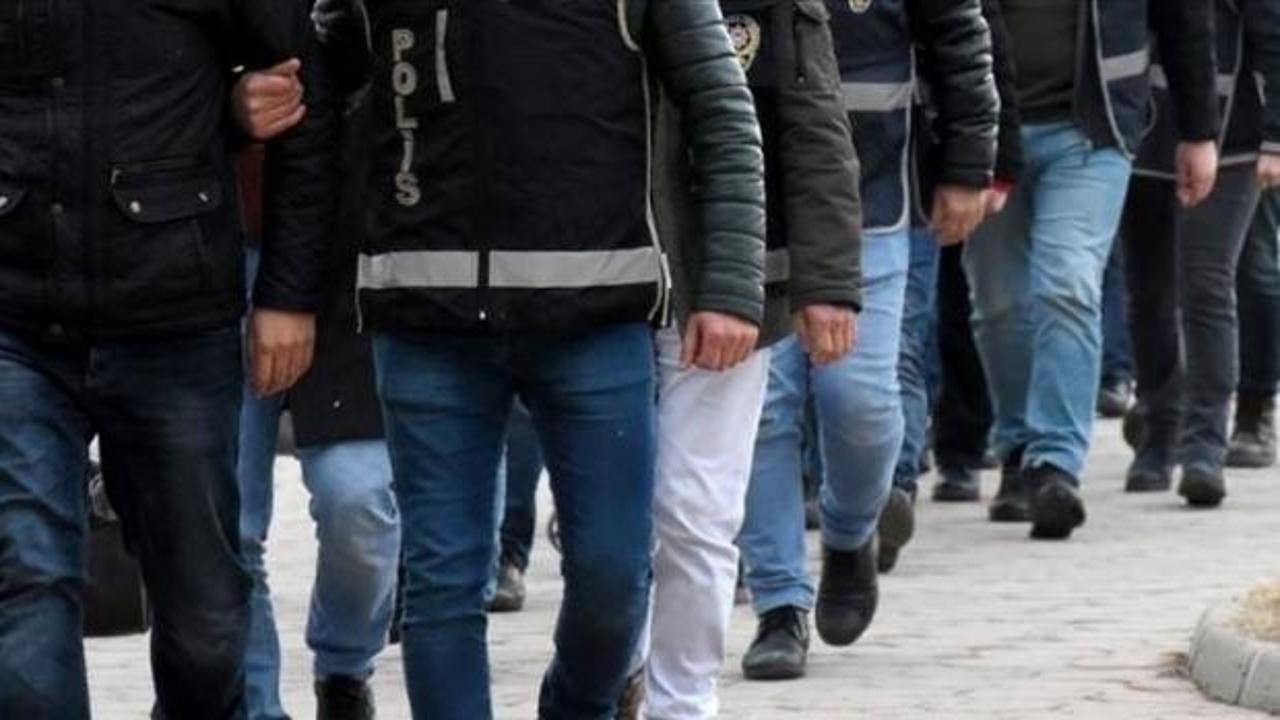 İzmir ve İstanbul'da FET&Ouml; operasyonu: 9 ş&uuml;pheli yakalandı