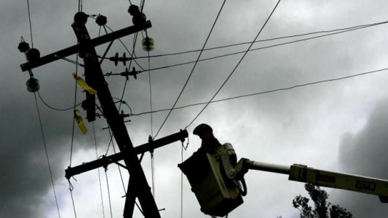 Kuzey Avustralya&rsquo;da kaos: Kent karanlığa g&ouml;m&uuml;ld&uuml;, uyarılar peş peşe geliyor!